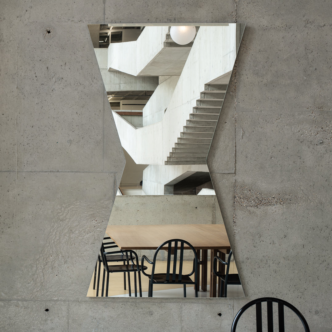 centre-national-danse-pantin-jacques-kalisz-abstract-mirror-concrete-wall-staircase-reflection-thibaud-poirier