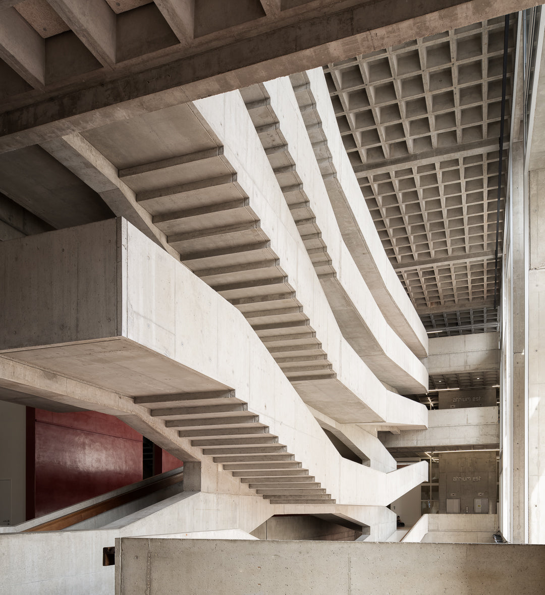 centre-national-danse-pantin-jacques-kalisz-suspended-staircases-coffered-ceiling-vertical-thibaud-poirier