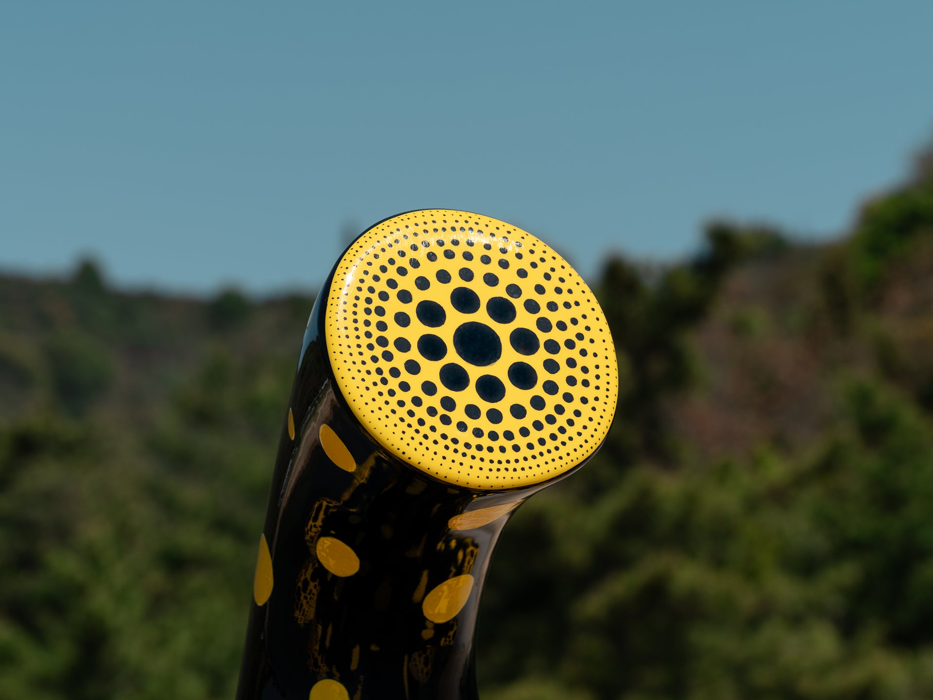 naoshima-yayoi-kusama-polka-dot-sculpture-top-detail-thibaud-poirier